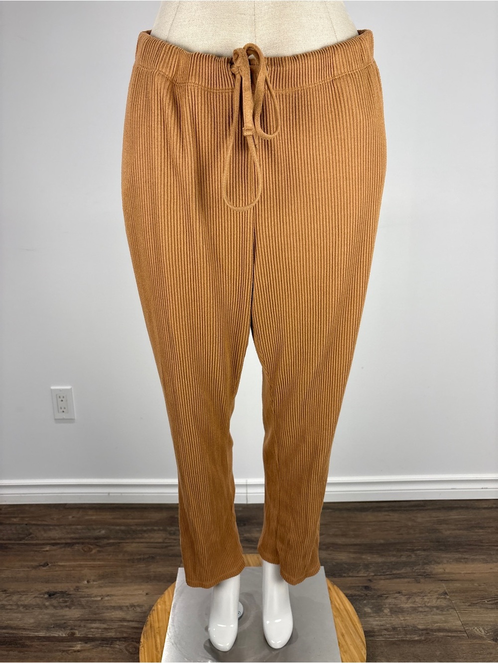 UNIQLO Pleated Straight Camel Brown Plisse Drawstring Lounge Trousers XL